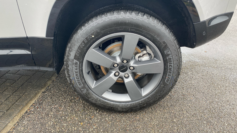 Land Rover Defender 3.0 D250 X-Dynamic SE 90 3dr Auto Diesel Estate